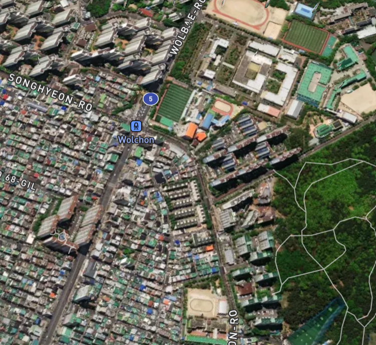 A realistic overview of a small town in South Korea.